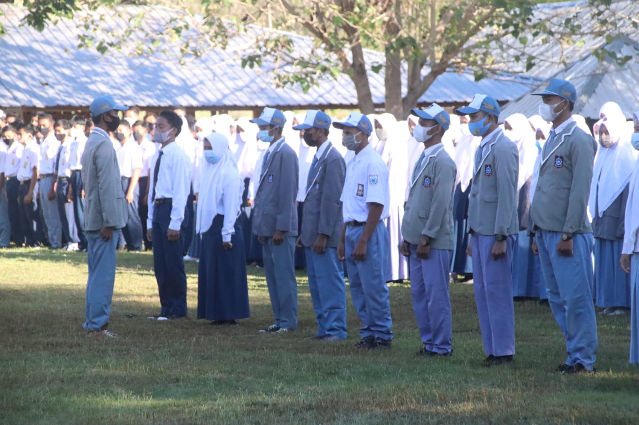 Upacara Bendera Perdana Tahun Pelajaran 2021/2022